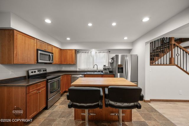 6654 Lakeway Drive, Anchorage, AK 99502