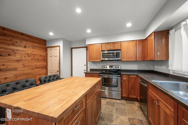 6654 Lakeway Drive, Anchorage, AK 99502