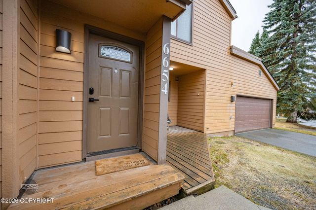6654 Lakeway Drive, Anchorage, AK 99502