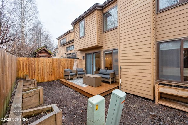 6654 Lakeway Drive, Anchorage, AK 99502