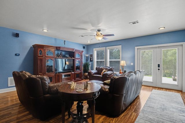 584 Falcon Trail, Niceville, FL 32578