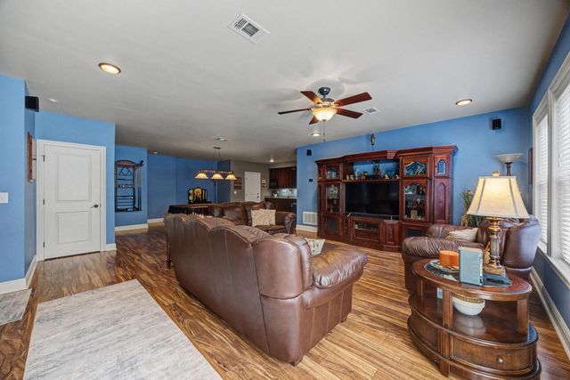 584 Falcon Trail, Niceville, FL 32578