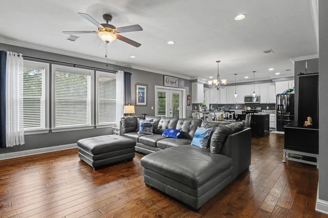 584 Falcon Trail, Niceville, FL 32578