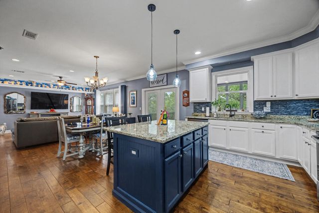 584 Falcon Trail, Niceville, FL 32578