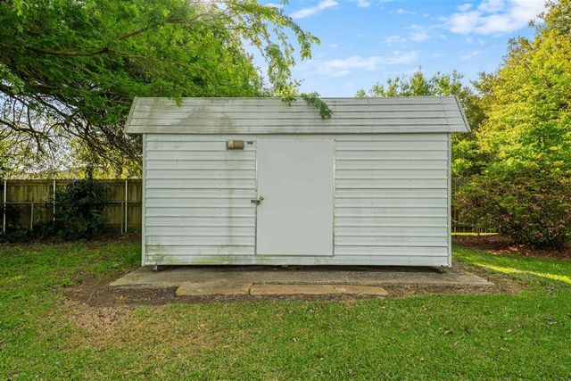 444 Arlington Drive, Lake Charles, LA 70607