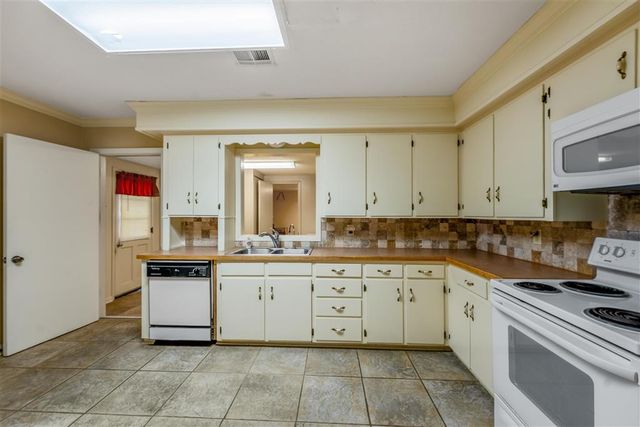 444 Arlington Drive, Lake Charles, LA 70607