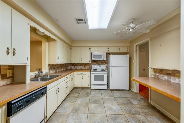 444 Arlington Drive, Lake Charles, LA 70607