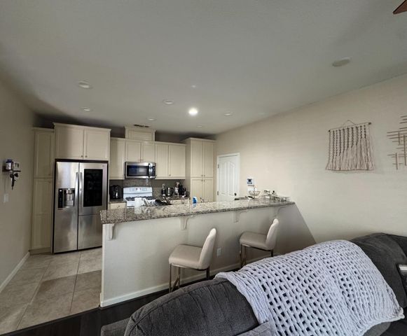 218 W Erics Way, Mountain House, CA 95391