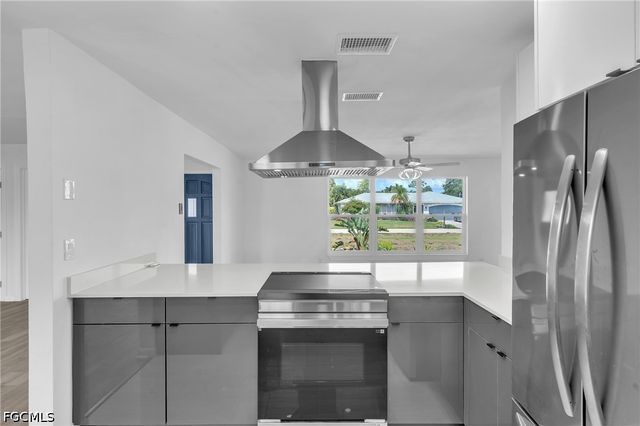 3745 SE 6th AVE, Cape Coral, FL 33904