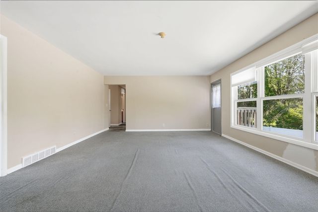 2143 Osceola Drive, Grand Rapids, MI 49506