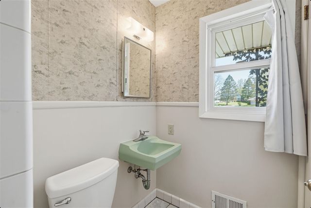 2143 Osceola Drive, Grand Rapids, MI 49506