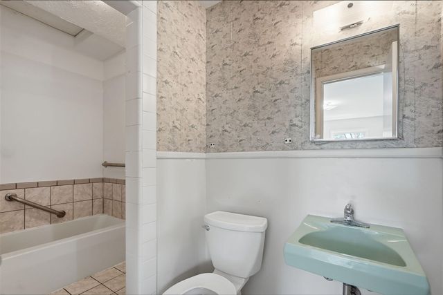 2143 Osceola Drive, Grand Rapids, MI 49506
