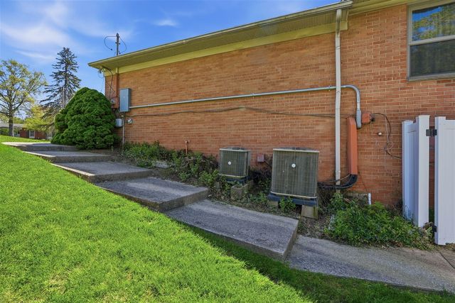 2143 Osceola Drive, Grand Rapids, MI 49506