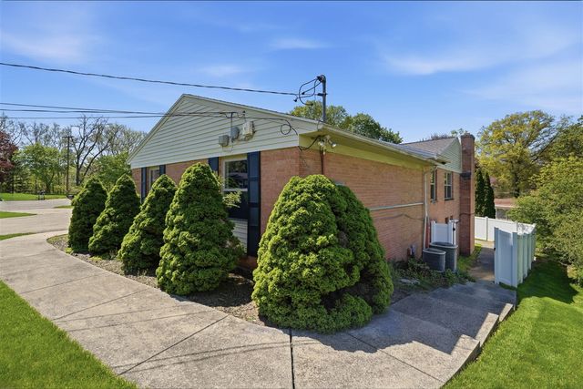 2143 Osceola Drive, Grand Rapids, MI 49506