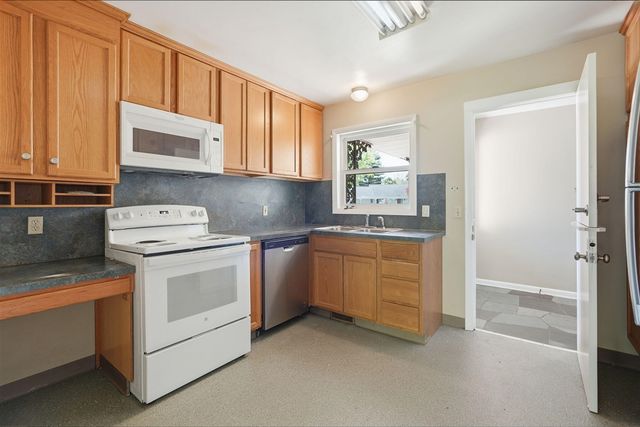 2143 Osceola Drive, Grand Rapids, MI 49506