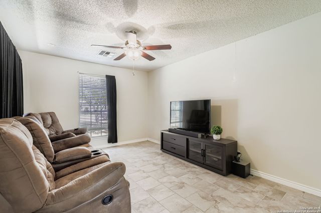 316 Nell Deane Blvd, Schertz, TX 78154