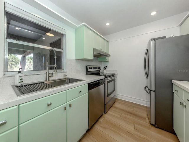 3208 RAMBLEWOOD DRIVE N, Sarasota, FL 34237