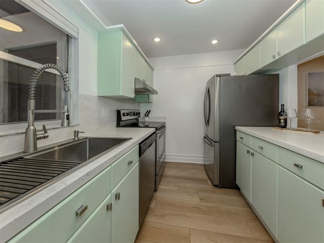 3208 RAMBLEWOOD DRIVE N, Sarasota, FL 34237
