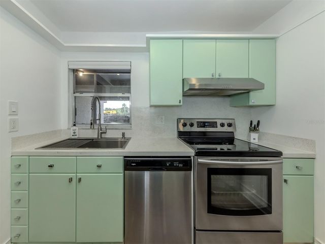 3208 RAMBLEWOOD DRIVE N, Sarasota, FL 34237