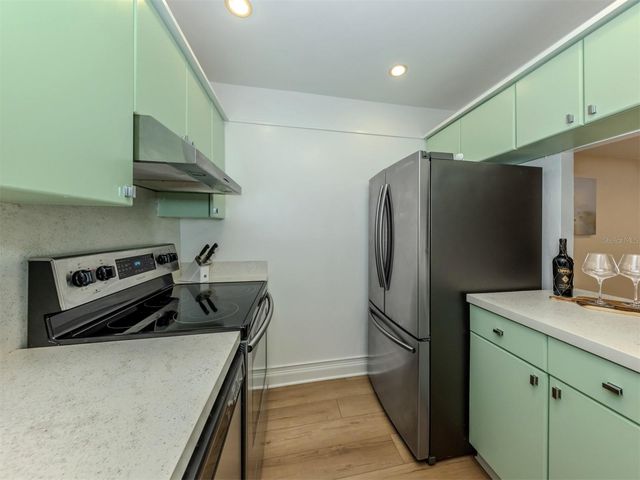 3208 RAMBLEWOOD DRIVE N, Sarasota, FL 34237