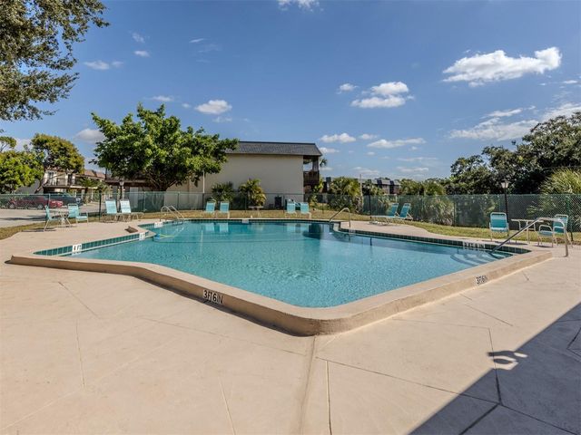 3208 RAMBLEWOOD DRIVE N, Sarasota, FL 34237