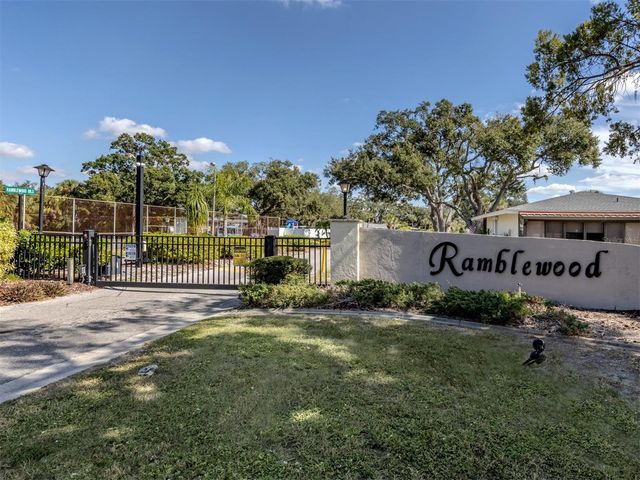 3208 RAMBLEWOOD DRIVE N, Sarasota, FL 34237