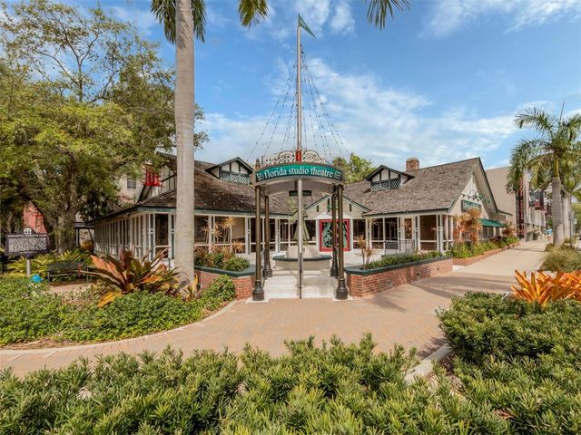 3208 RAMBLEWOOD DRIVE N, Sarasota, FL 34237