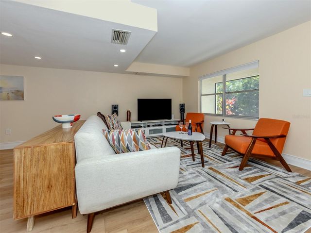 3208 RAMBLEWOOD DRIVE N, Sarasota, FL 34237