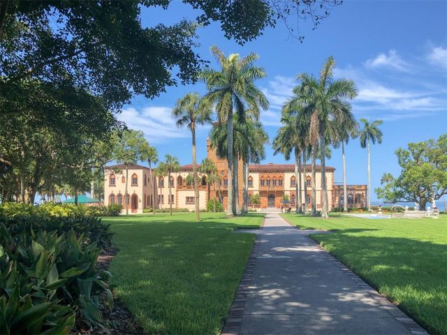 3208 RAMBLEWOOD DRIVE N, Sarasota, FL 34237