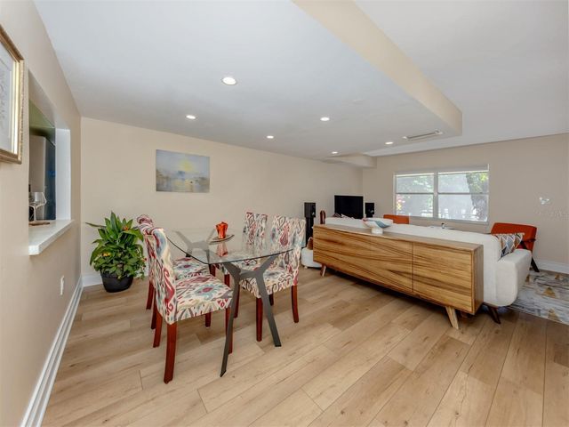 3208 RAMBLEWOOD DRIVE N, Sarasota, FL 34237