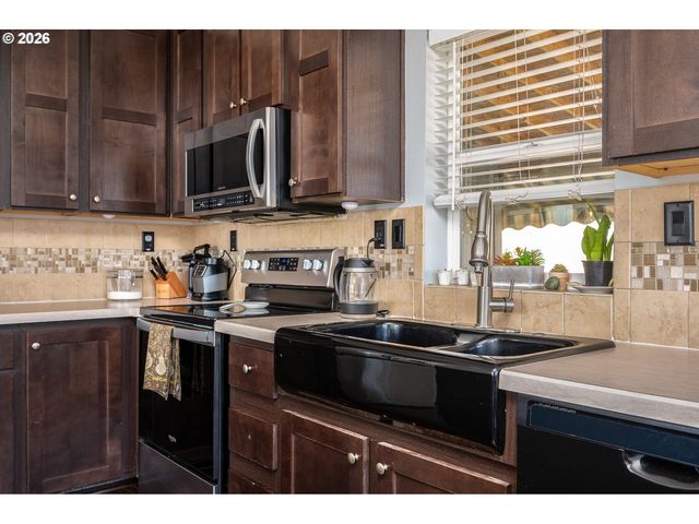 17794 Sw CUMBERLAND Way, Beaverton, OR 97006