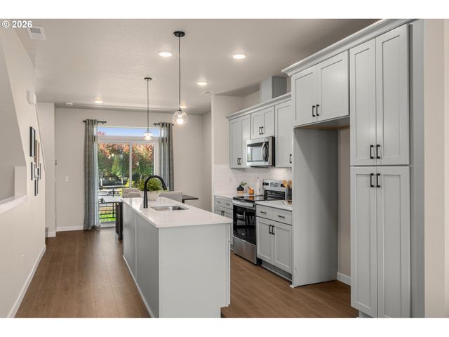 3413 Se EVERWOOD Ln, Hillsboro, OR 97123