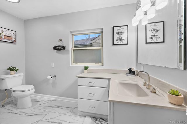 19151 Negaunee, Redford Charter Township, MI 48240