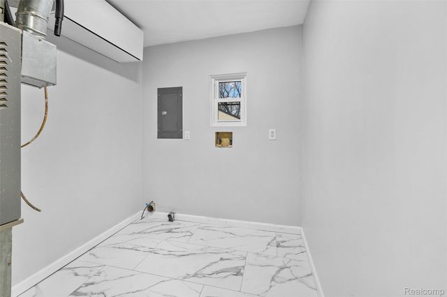 19151 Negaunee, Redford Charter Township, MI 48240