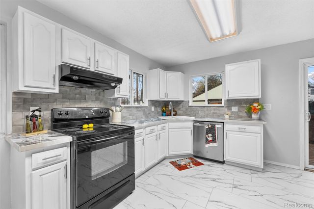 19151 Negaunee, Redford Charter Township, MI 48240