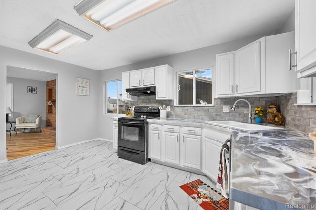 19151 Negaunee, Redford Charter Township, MI 48240