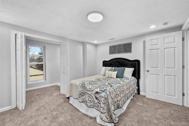 19151 Negaunee, Redford Charter Township, MI 48240