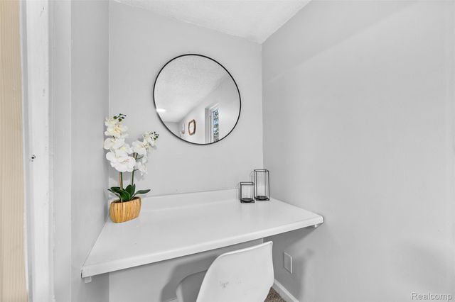 19151 Negaunee, Redford Charter Township, MI 48240