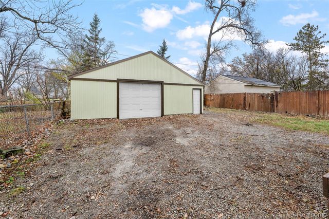 19151 Negaunee, Redford Charter Township, MI 48240