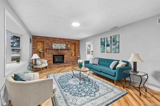 19151 Negaunee, Redford Charter Township, MI 48240