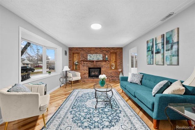 19151 Negaunee, Redford Charter Township, MI 48240