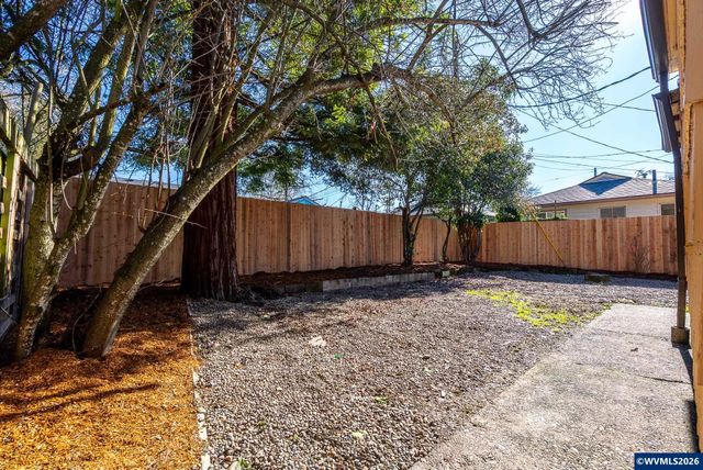 672 Catterlin Av NE, Salem, OR 97301