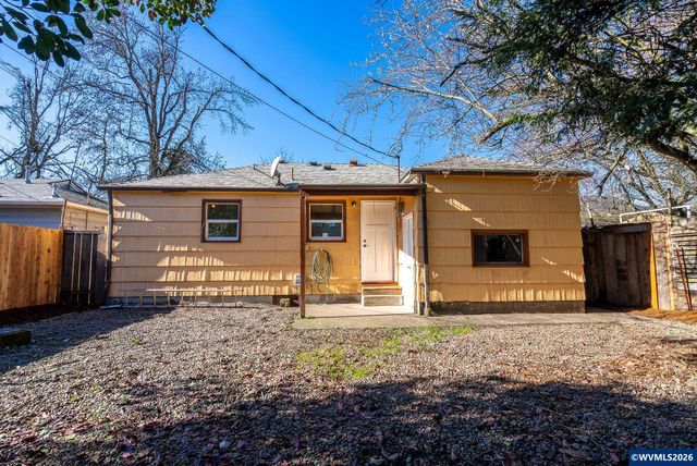 672 Catterlin Av NE, Salem, OR 97301