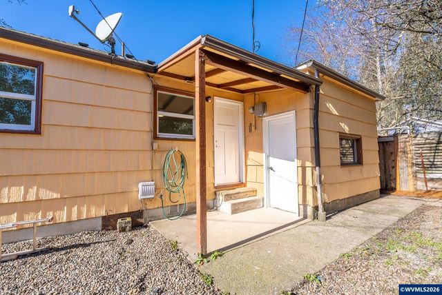 672 Catterlin Av NE, Salem, OR 97301