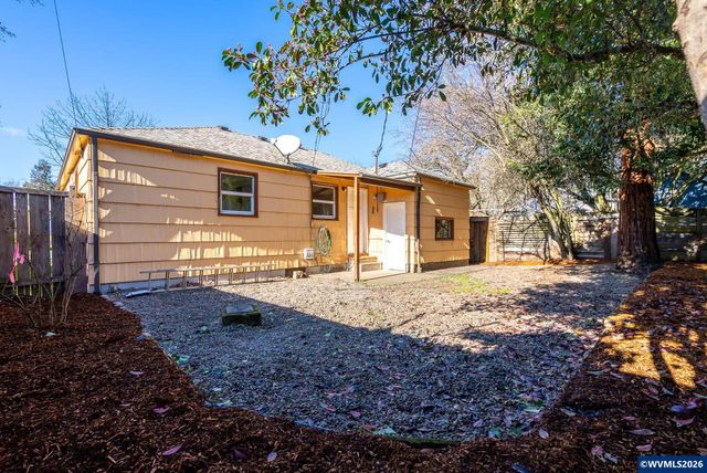 672 Catterlin Av NE, Salem, OR 97301