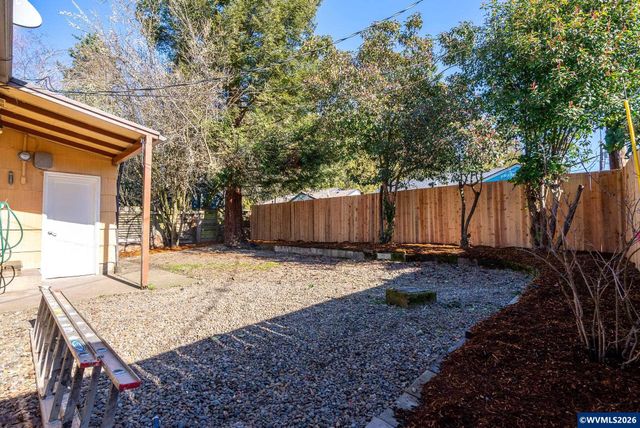 672 Catterlin Av NE, Salem, OR 97301