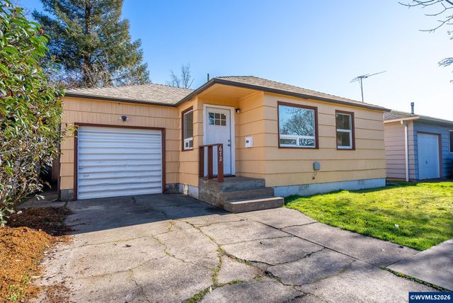 672 Catterlin Av NE, Salem, OR 97301