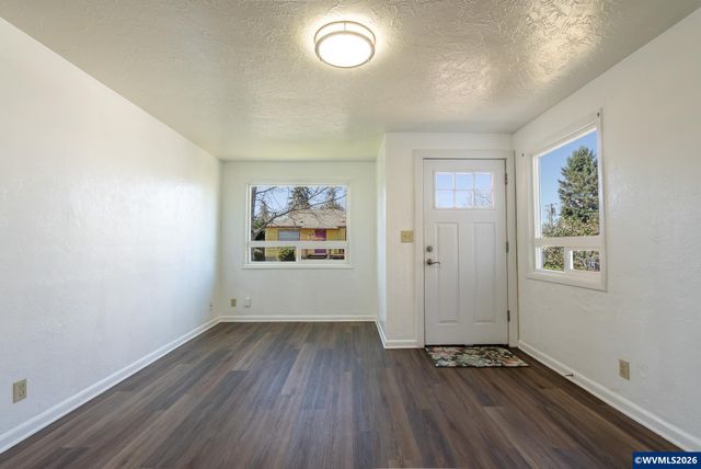 672 Catterlin Av NE, Salem, OR 97301