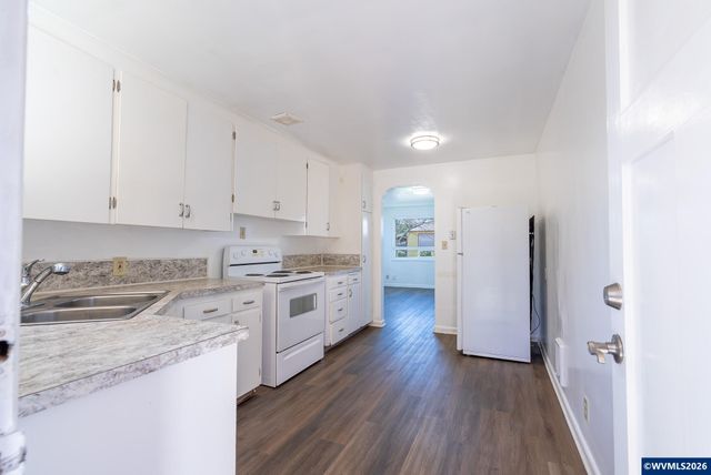 672 Catterlin Av NE, Salem, OR 97301