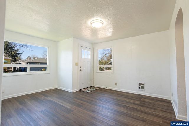 672 Catterlin Av NE, Salem, OR 97301